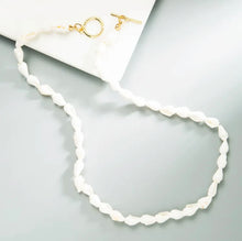 Load image into Gallery viewer, Small Shell Necklace
