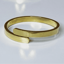 Load image into Gallery viewer, DEBBIE LUXE RING

