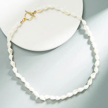 Load image into Gallery viewer, Small Shell Necklace
